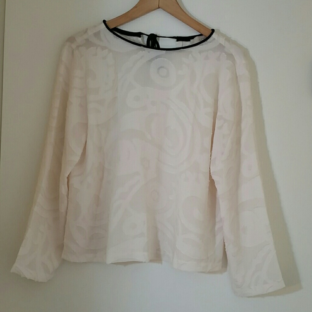 Women's size small long sleeve shirt